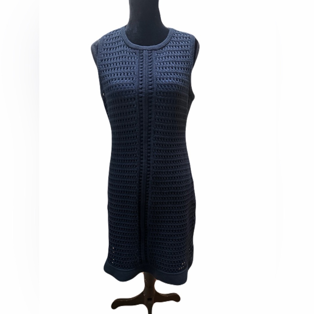 St. John Open Crochet Knit Sheath Dress in dark navy size 8 midi dress lined